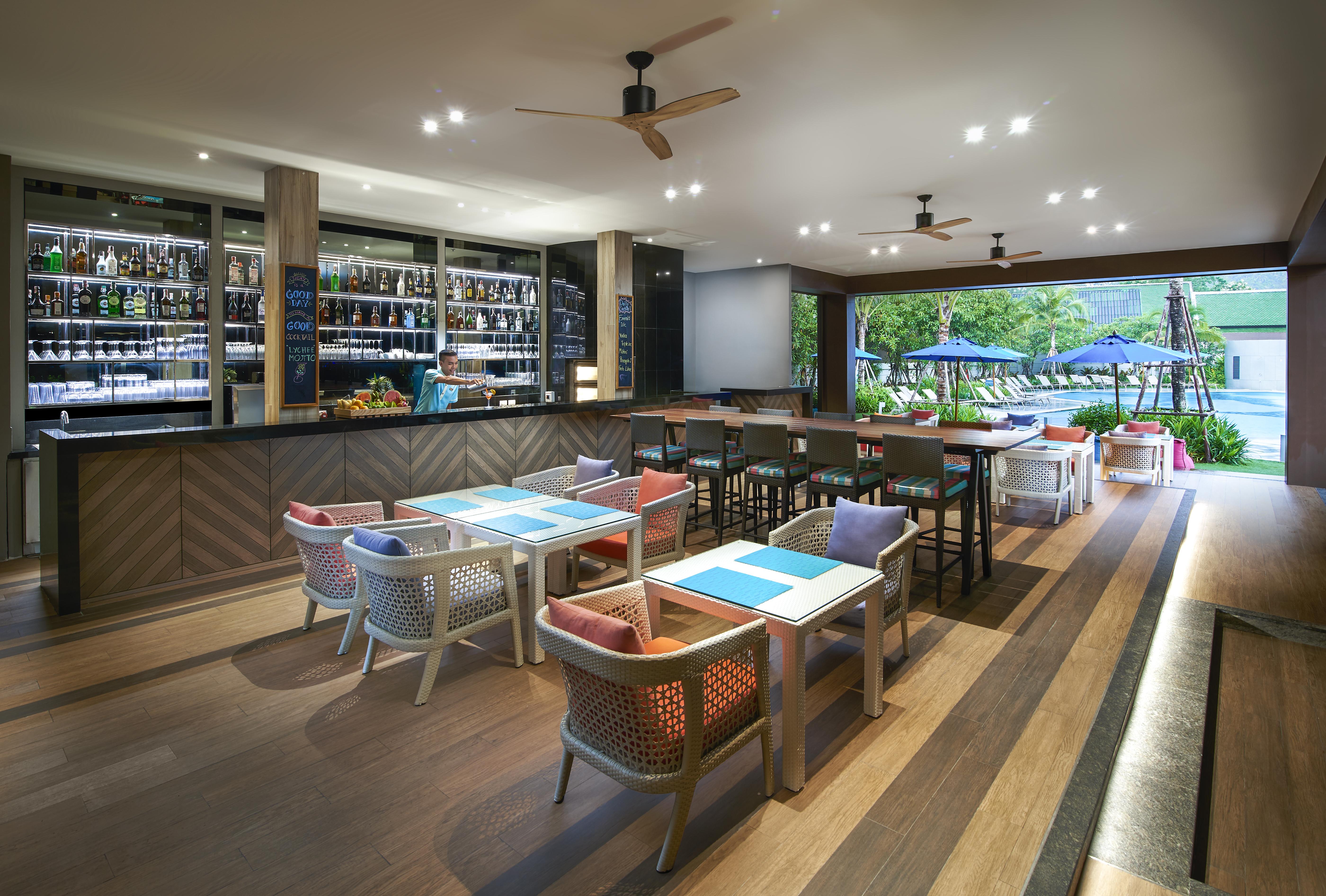 Отель Ozo Phuket Ката-Бич Экстерьер фото